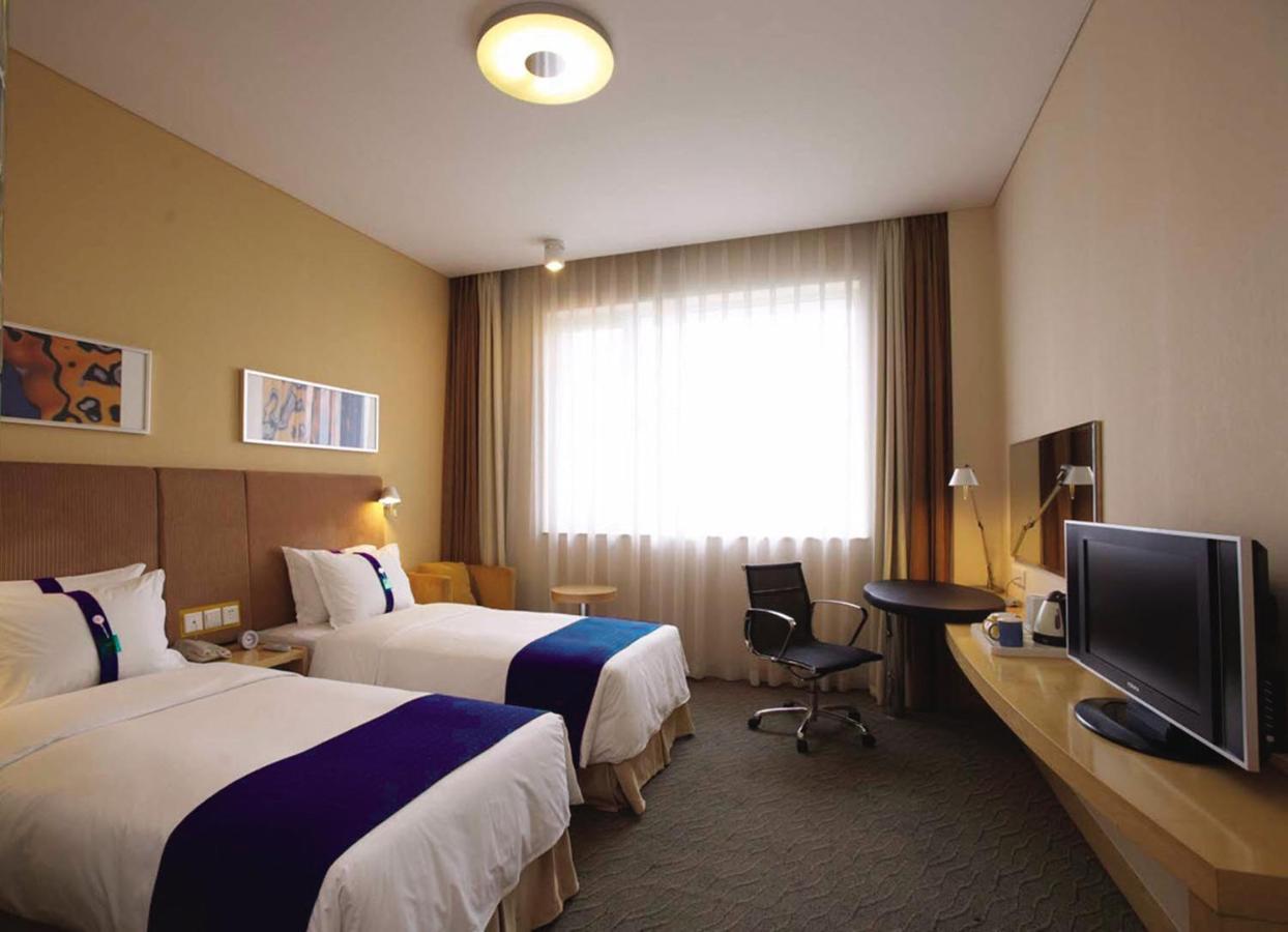 Holiday Inn Express - Jinan Exhibition Center, An Ihg Hotel Pokój zdjęcie