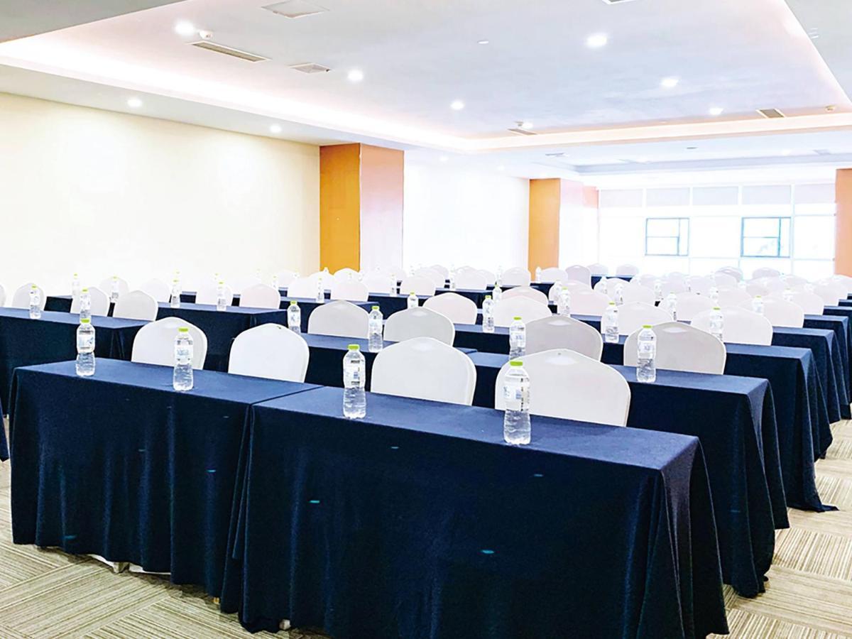 Holiday Inn Express - Jinan Exhibition Center, An Ihg Hotel Zewnętrze zdjęcie