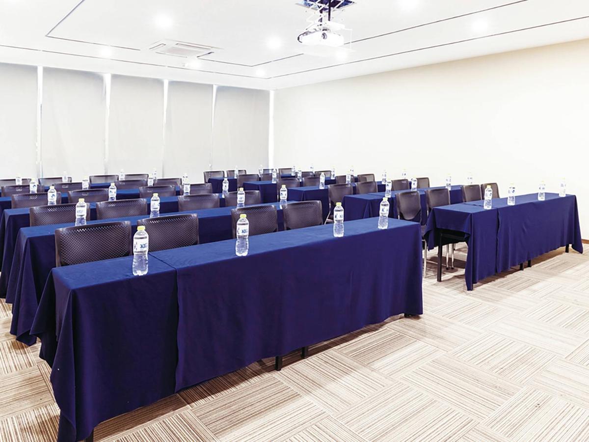 Holiday Inn Express - Jinan Exhibition Center, An Ihg Hotel Zewnętrze zdjęcie